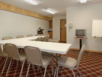 Zellar'S Village Inn Newberry Экстерьер фото